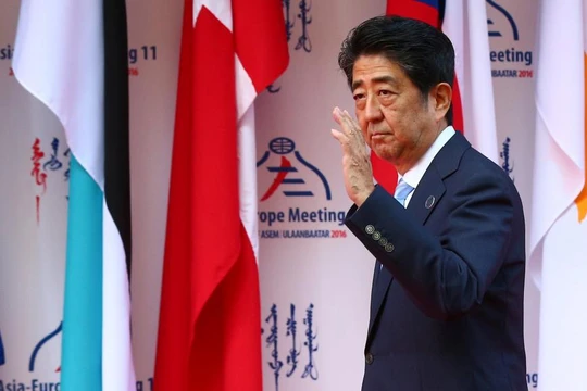 Thủ tướng Nhật Bản Abe tỏ thái độ kiên quyết ủng hộ phán quyết của toà án quốc tế về Biển Đông