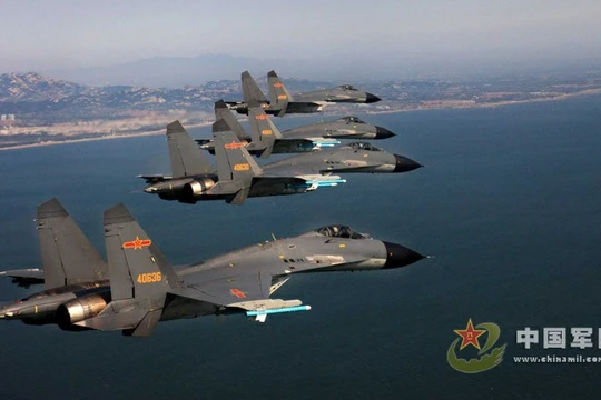 Phi đội chiến đấu cơ J-11B của Trung Quốc. Nước này đã triển khai J-11B tới quần đảo Hoàng Sa của Việt Nam