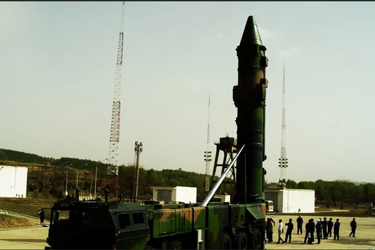 Tên lửa DF-21 được mệnh danh là "sát thủ tàu sân bay" của Trung Quốc