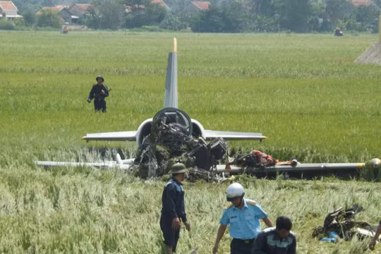 Hiện trường vụ rơi máy bay huấn luyện L-39