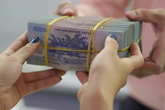 Một số ngân hàng cạn ‘room’ tín dụng?