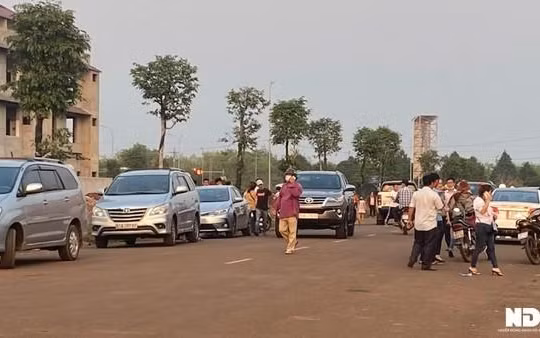 Râm ran 'sốt đất' từ Bắc vào Nam