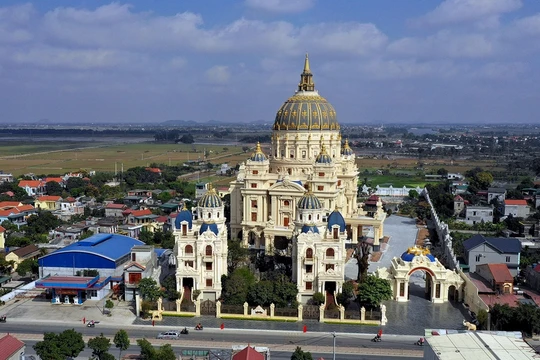 Toàn cảnh toà lâu đài Thành Thắng Palace của "đại gia" Đỗ Văn Tiến (Nguồn: Internet)