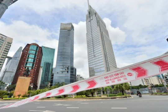 Hỗ trợ doanh nghiệp vượt bão COVID-19: Cần chọn lọc, có trọng điểm