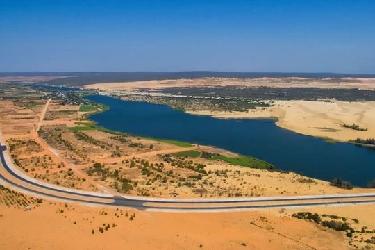 Một phần khu đất đăng ký dự án khu phức hợp Centraland nằm trong di tích Quốc gia danh lam thắng cảnh Bàu Trắng (Nguồn: Internet)