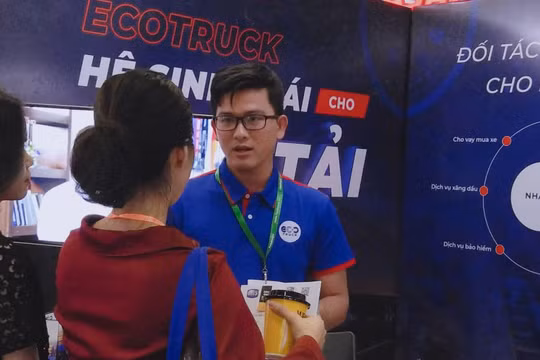 Ngoài dịch vụ chính là vận tải hàng hóa bằng xe tải, xe container, EcoTruck còn cung cấp các dịch vụ bổ trợ cho khách hàng như hải quan, cước tàu,... (Nguồn: EcoTruck)