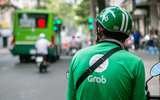 Thu phí cao từ đối tác, áp đảo nhiều phân khúc, Grab Việt Nam lần đầu lãi lớn khi be, Now, Gojek tiếp tục gồng lỗ