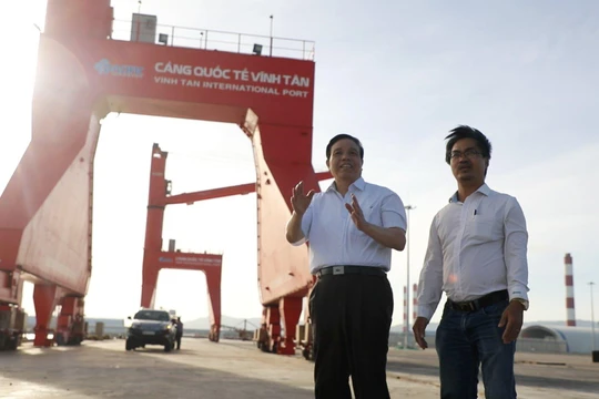 Ông Phan Văn Quý (trái) - Chủ tịch HĐQT Tập đoàn Thái Bình Dương (Nguồn: Pacific Corporation)