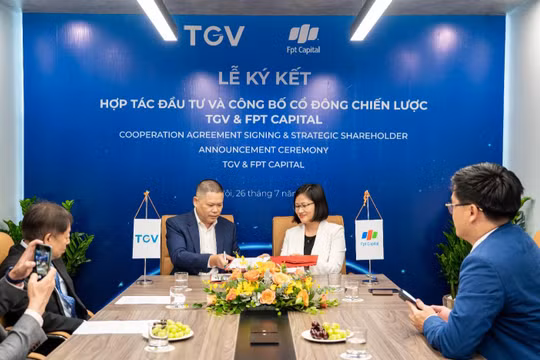 Ông Đỗ Vũ Diên – Tổng Giám đốc TGV và Bà Nguyễn Thị Thu Nguyệt – Tổng Giám đốc FPT Capital đại diện hai bên cùng ký kết thỏa thuận hợp tác chiến lược