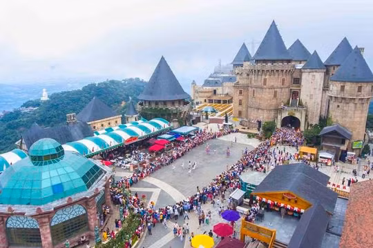 6 tháng đầu năm 2022, ngành du lịch cả nước đón nhiều tín hiệu tích cực. Ảnh Sun Property