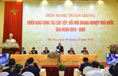 Thủ tướng phát biểu tại Hội nghị toàn quốc triển khai công tác sắp xếp, đổi mới doanh nghiệp Nhà nước giai đoạn 2016-2020. Ảnh: VGP