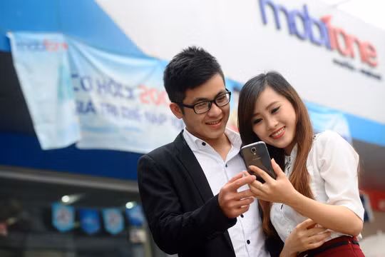 Ai đang nhòm ngó "miếng bánh" MobiFone?