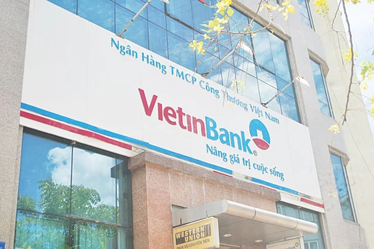 Việc ngân hàng giữ lại cổ tức cần phải được xem xét kỹ lưỡng.q