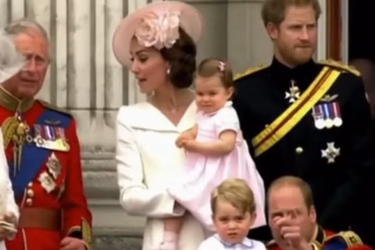 Video về công chúa nhỏ nước Anh gây sốt cộng đồng mạng