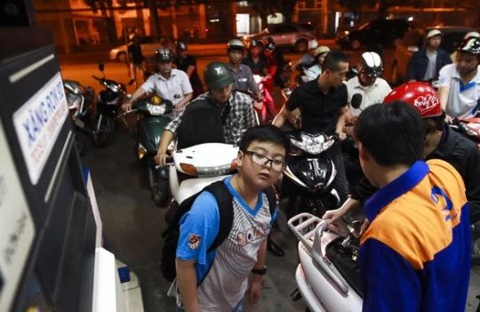 Lần tăng giá xăng lần này được đánh giá là không đáng kể nhờ xả quỹ bình ổn 