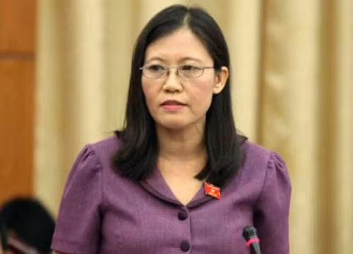 Theo bà Lê Thị Nga, cứ vào giai đoạn chuyển tiếp nhiệm kỳ tại một số bộ, ngành lại xảy ra tình trạng bổ nhiệm cán bộ ồ ạt.