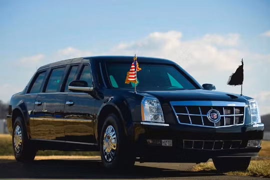 Siêu xe “The Beast” của Tổng thống Mỹ giá bao nhiêu?