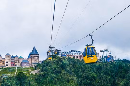 Cáp treo Bà Nà chuẩn bị niêm yết trên HOSE