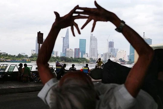 Kỷ lục đấu giá đất Thủ Thiêm: Ai vui, ai buồn?