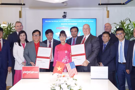 Chủ tịch Vietjet Air Nguyễn Thị Phương Thảo tại buổi lễ ký kết thoả thuận tài trợ tàu bay giữa Carlyle Aviation Partners và Vietjet