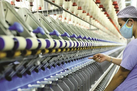 PMI Việt Nam tháng 7/2023: Đơn đặt hàng mới tiếp tục giảm nhưng đã chậm lại