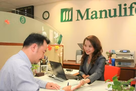 Choáng với thu nhập tiền tỉ của nhân viên Manulife