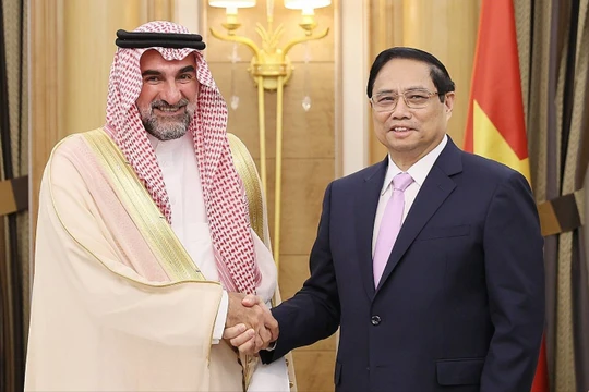 Thủ tướng Phạm Minh Chính tiếp ông Yasir Al- Rumayyan, Thống đốc Quỹ đầu tư công Saudi Arabia (Ảnh: VGP)