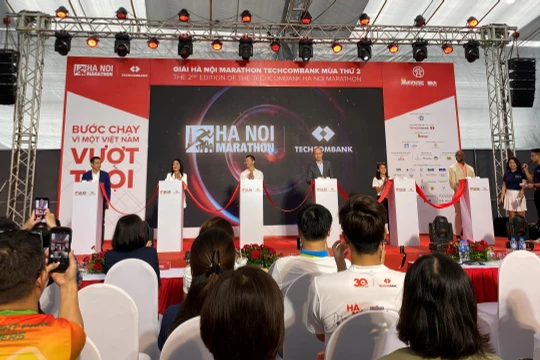 Khai mạc giải chạy Hà Nội Marathon Techcombank mùa hai