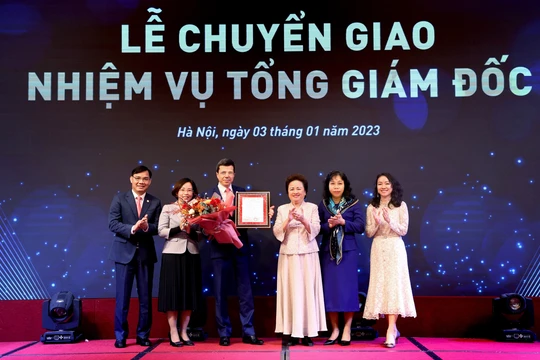 Ông Loic Faussier nhận quyết định bổ nhiệm giữ chức Tổng Giám đốc SeABank (Ảnh: SSB)