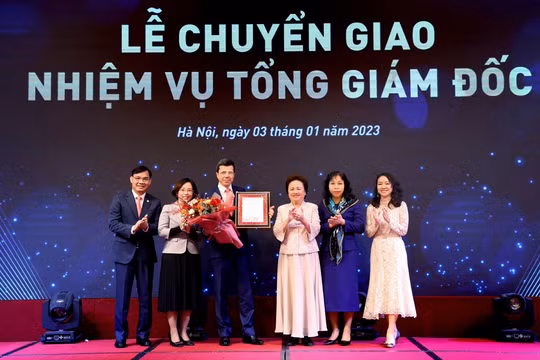 Ông Loic Faussier nhận quyết định bổ nhiệm giữ chức Tổng Giám đốc SeABank (Ảnh: SSB)