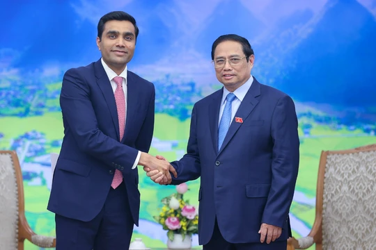 Thủ tướng Phạm Minh Chính tiếp ông Karan Adani, Tổng Giám đốc Công ty Cảng và Đặc khu kinh tế, thuộc Tập đoàn Adani (Ảnh: VGP)