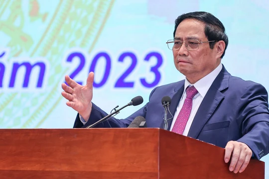 Thủ tướng yêu cầu khẩn trương xử lý các ngân hàng yếu kém