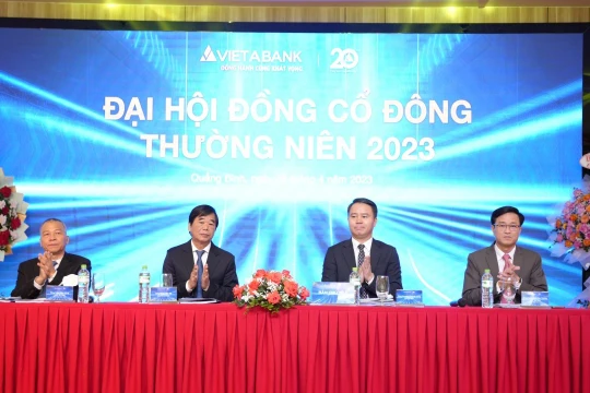 Đoàn Chủ tọa điều hành Đại hội đồng cổ đông thường niên 2023 của VietABank