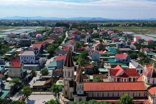 Khung cảnh trù phú của xã Đô Thành, huyện Yên Thành, tỉnh Nghệ An, nơi có cả nghìn người dân đi xuất khẩu lao động. (Ảnh: Zing)