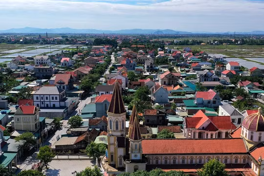 Khung cảnh trù phú của xã Đô Thành, huyện Yên Thành, tỉnh Nghệ An, nơi có cả nghìn người dân đi xuất khẩu lao động. (Ảnh: Zing)