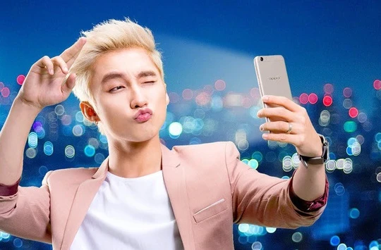 Chi đậm cho các ngôi sao giải trí, OPPO và các hãng điện thoại Trung Quốc đã thu về cả chục nghìn tỷ đồng từ thị trường Việt Nam