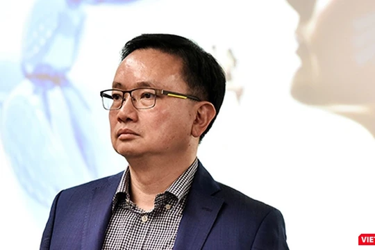 “Làm thế nào để gây dựng nên một công ty có thể phục vụ một tỷ người và hơn thế nữa?".