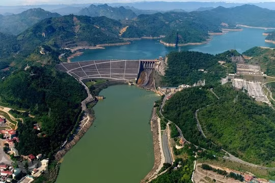 Hai nhà máy của "Shark" Liên và doanh nhân 8x Tuấn "Gelex" sẽ cùng dùng chung nguồn nước mặt Sông Đà ở hạ lưu Đập thủy điện Hòa Bình