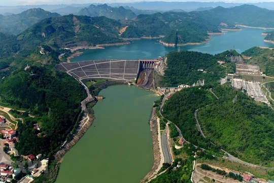 Hai nhà máy của "Shark" Liên và doanh nhân 8x Tuấn "Gelex" sẽ cùng dùng chung nguồn nước mặt Sông Đà ở hạ lưu Đập thủy điện Hòa Bình