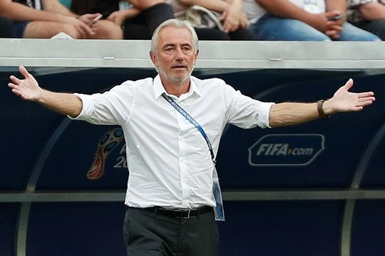 Tương lai của HLV Bert Van Marwijk đang bị ảnh hưởng sau trận thua trước Thái Lai. Và tối nay ông cần một thành tích tốt trước Việt Nam.