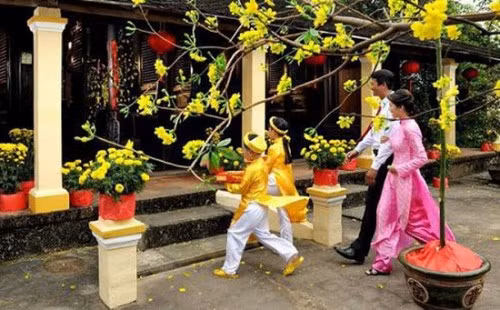 Chọn tuổi xông nhà mùng 1 Tết tốt nhất năm Kỷ Hợi 2019