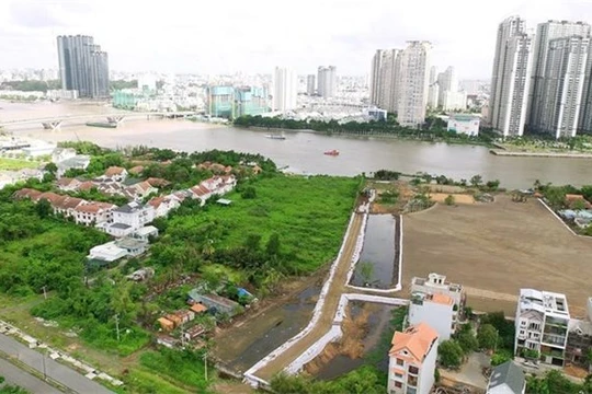 TPHCM có thể thu về 22.000 tỉ đồng khi đấu giá số lô đất còn lại trong Khu đô thị mới Thủ Thiêm. Trong ảnh là một góc KĐTM Thủ Thiêm. Ảnh: TTXVN