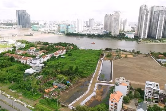 TPHCM có thể thu về 22.000 tỉ đồng khi đấu giá số lô đất còn lại trong Khu đô thị mới Thủ Thiêm. Trong ảnh là một góc KĐTM Thủ Thiêm. Ảnh: TTXVN