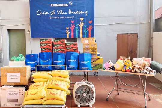 Eximbank tích cực sẻ chia với nhà tình thương Hương La, Bắc Ninh