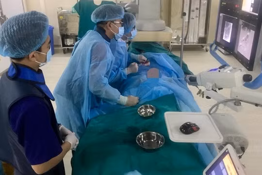 Công nghệ mới điều trị ung thư đến với người dân Việt Nam.