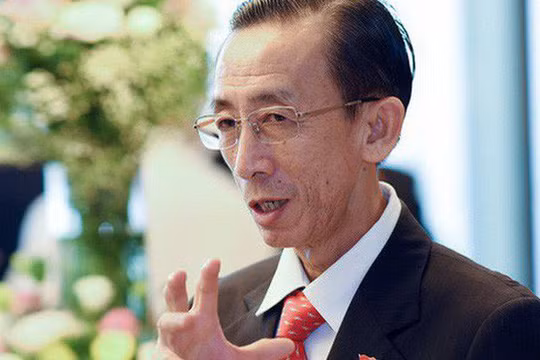 TS Trần Hoàng Ngân.