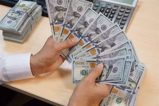 Cung-cầu ngoại tệ cuối năm hiện không căng thẳng.