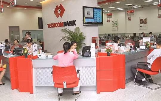 Cổ đông của Techcombank nhiều năm chưa biết “mùi” cổ tức. Ảnh: THÀNH HOA