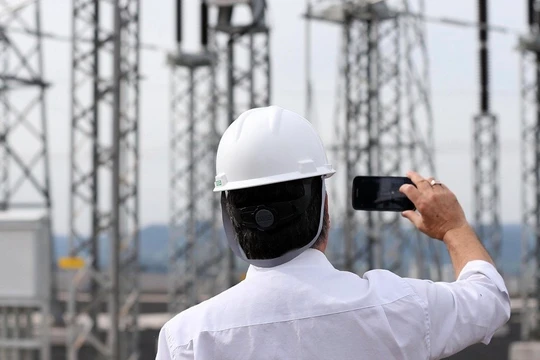 Để phục vụ chiến lược “Vành đai, con đường”, Trung Quốc đã mua cổ phần của hàng chục quốc gia châu Á, Âu, Mỹ và châu Phi.