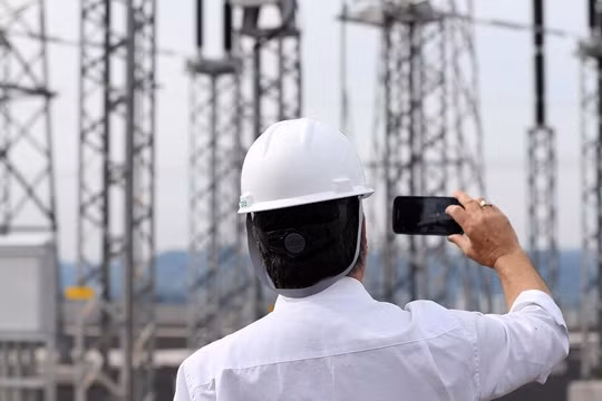 Để phục vụ chiến lược “Vành đai, con đường”, Trung Quốc đã mua cổ phần của hàng chục quốc gia châu Á, Âu, Mỹ và châu Phi.